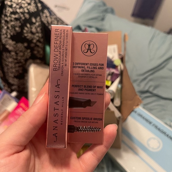 Anastasia Brow Definer - Picture 1 of 3